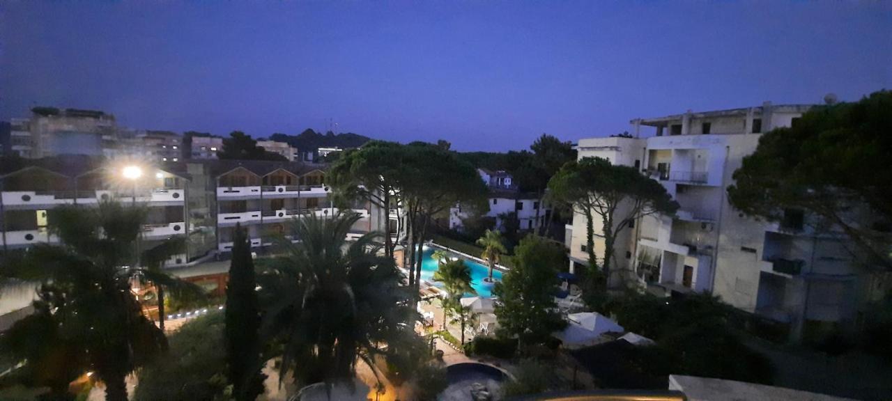 Lovely Apartment โกเลม ภายนอก รูปภาพ